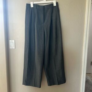 COS WIDELEG TROUSER WITH ADJUSTABLE WAISTBAND 
SIZE 4P
New with tags